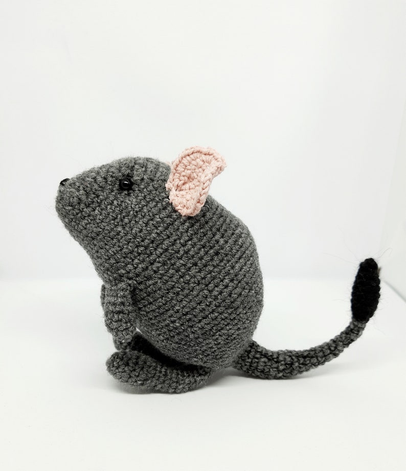 Crochet degu interior doll Pet memorial Loss of pet lover Degu owner gift for rodent lovers plush Pet sympathy gift Gray