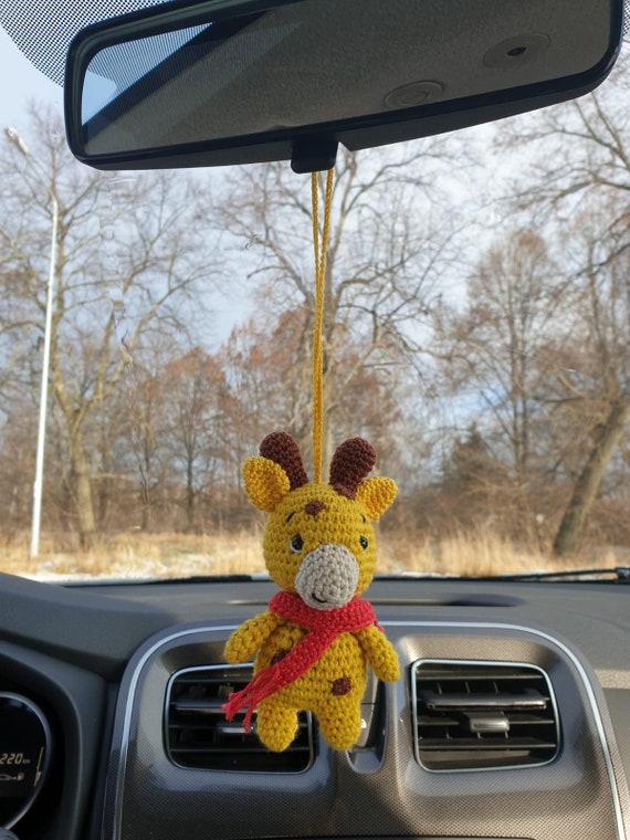 Giraffe Auto Anhänger häkeln Rückspiegel niedlich Auto Zubehör Xmas Auto  Deko Aufhänger Plüsch Dekoration gelb Ornament - .de