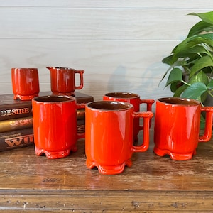 Tazze da caffè e tazza da espresso vintage Frankoma in rosso fiamma