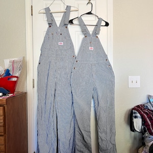 Vintage Round House Bib Overalls Made USA Hickory Stripe Engineer Pattern - Opcje rozmiarów