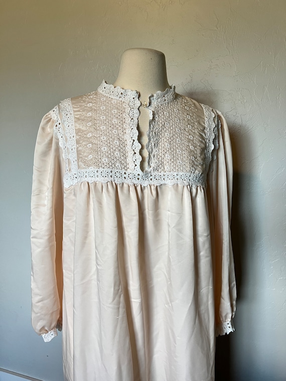 Vintage Christian Dior Women Nightgown Peignoir Wh