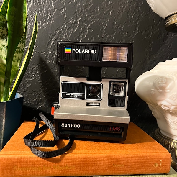 Vintage Polaroid Sun 600 LMS -600 Film Instant Land Camera