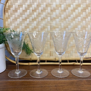 Set of 4 Vintage Etched Wine Glasses - Floral Pattern