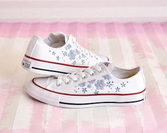 Custom Embroidery Flower Converse for Personalized Wedding with stitched Daisies. Embroidered Converse Bridal Sneakers in your color palette