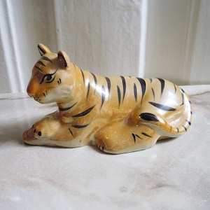 Porcelain figurine, Tiger, Lying tiger