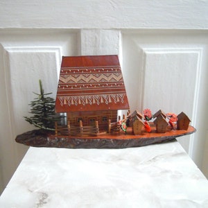 Diorama, Tirelire décorative, Cour avec rucher, Cour avec ruches, Vieille maison, Maison ukrainienne, Maison Hutsul, Cour Hutsul, Cour ukrainienne