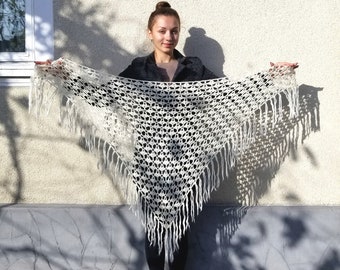 Lace triangular shawl with fringes