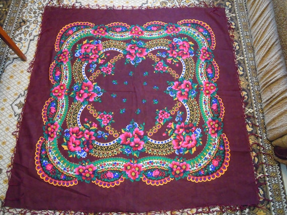 Ukrainian woolen shawl, Large Crimson shawl, Fring