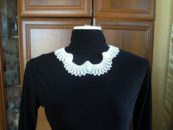 Lace collar