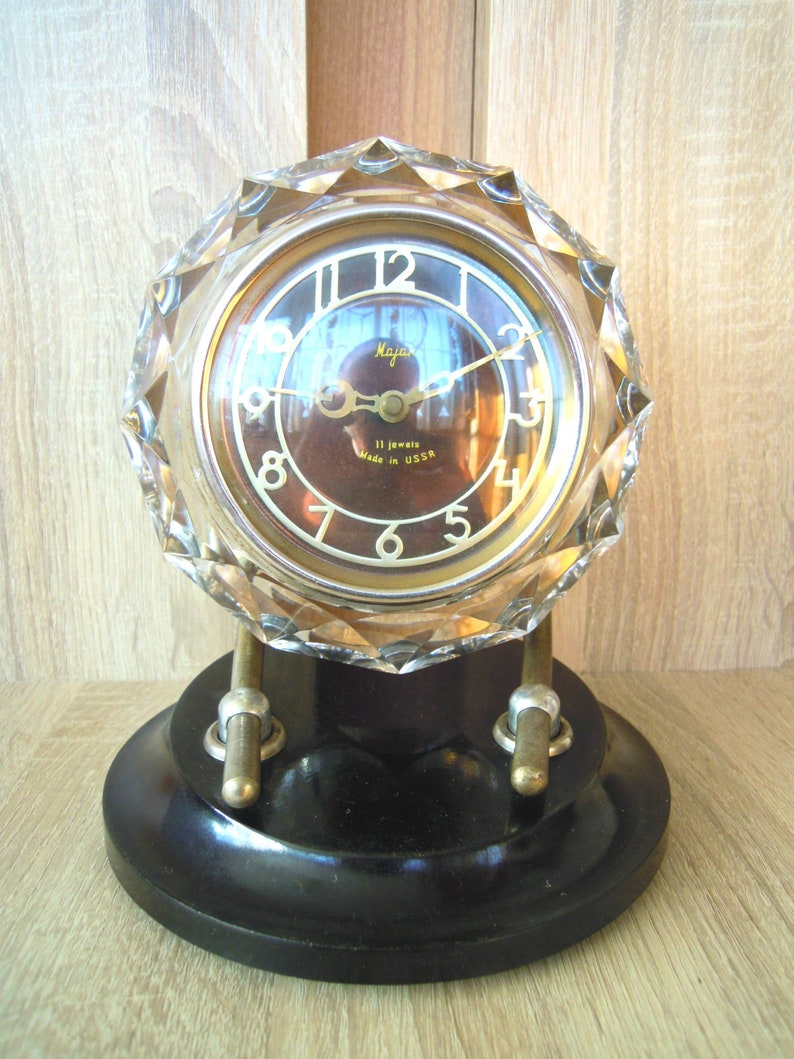 Horloge de table Mayak, fonctionne 7 jours sans - Catawiki