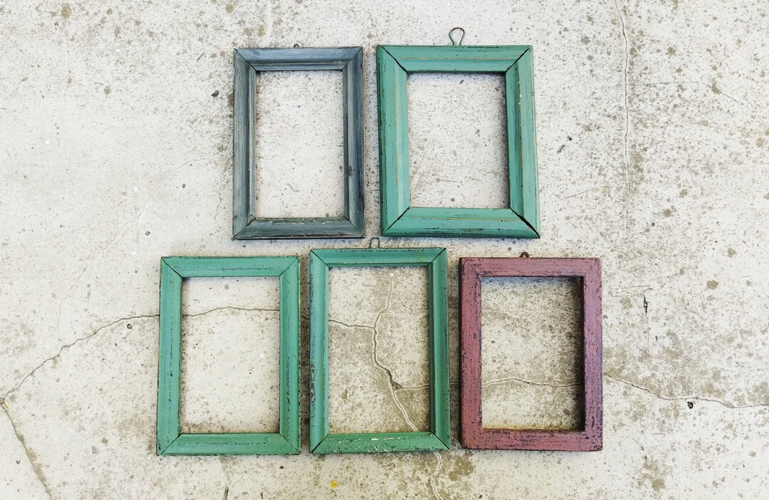 OLD STYLE WOODEN PHOTO FRAMES visual data 4