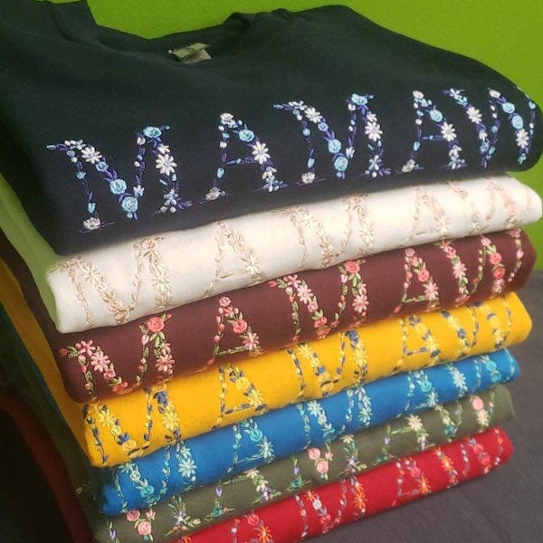 Personalized Embroidered Floral Sweatshirt, Custom Name Flower Font Crewneck, Aesthetic Sweatshirt, Custom Gift for Her, Minimal Embroidery