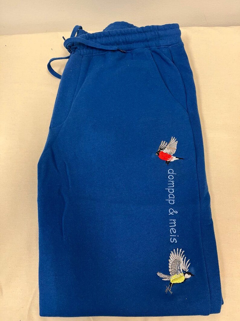 Broderade mjukisbyxor med personligt tryck, Joggingbyxor med personlig logotyp, Träningsbyxor med namn, Matchande setbyxor, Unisex loungebyxor bild 12