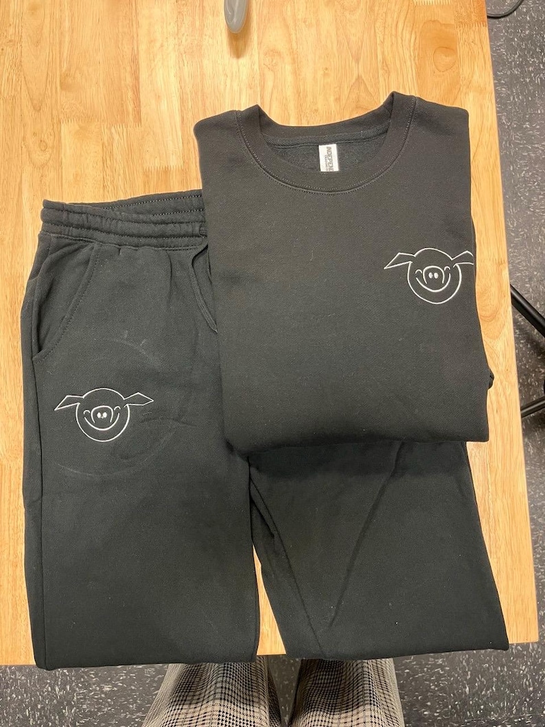 Broderade mjukisbyxor med personligt tryck, Joggingbyxor med personlig logotyp, Träningsbyxor med namn, Matchande setbyxor, Unisex loungebyxor bild 10