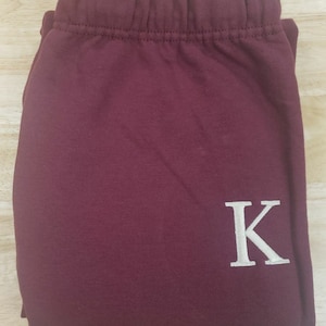 Broderade mjukisbyxor med personligt tryck, Joggingbyxor med personlig logotyp, Träningsbyxor med namn, Matchande setbyxor, Unisex loungebyxor bild 8