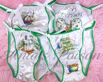 Sissy SATIN Humilhação Shamrock St. Patrick's Calcinha feminina brilhante wetlook safada na frente ou nas costas cetim branco brilhante