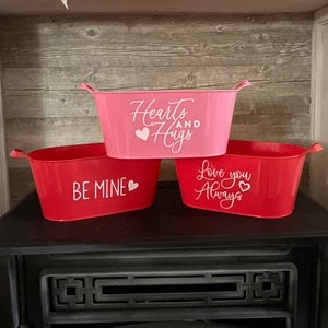 Valentine’s Red and Pink Sentiment Bucket