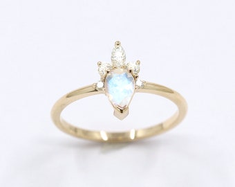 14K Pear Moonstone Diamond Wedding Ring / Moonstone Engagement Ring / Diamond Ring / Yellow Gold / Promise Ring / Moonstone Ring