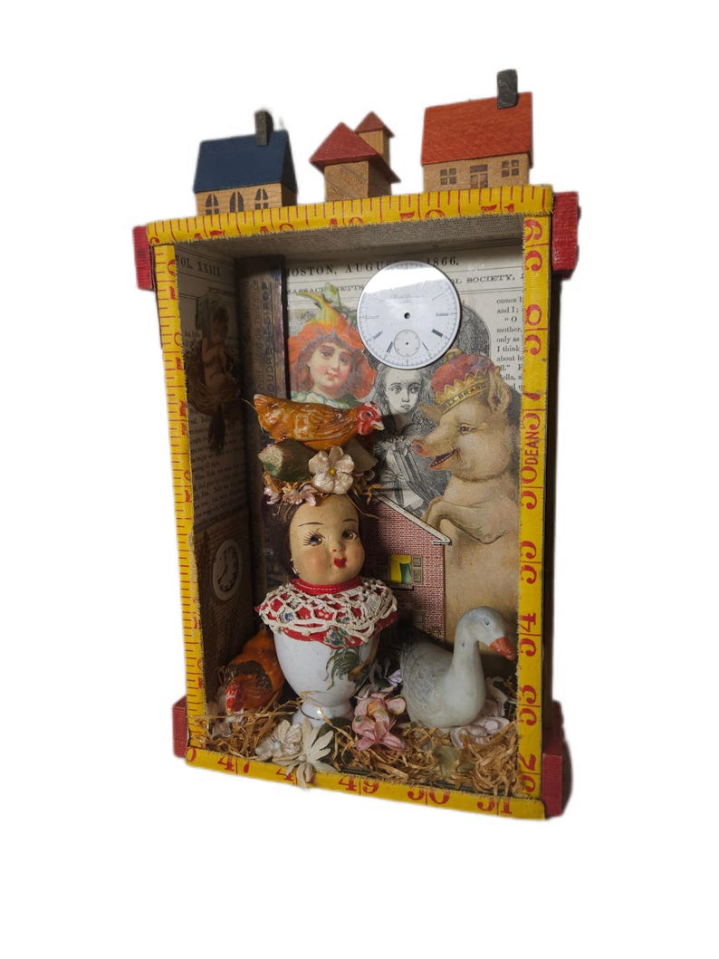 Assemblage Story Box | Farming Art with Chickens, Goose, Houses & Doll Head | Rustic Folk Shadowbox Bild 14