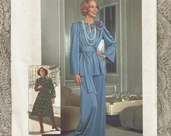 Simplicity 7212 - 1970s Jiffy Pullover Tunic Dress or Deco Top and Wide Leg Pants Pattern - Size 8 (31.5") - Uncut (FF)