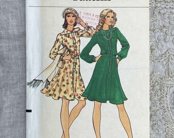 Vogue 8648 1970s Shirtwaist Dress Pattern With Semi-circle Skirt