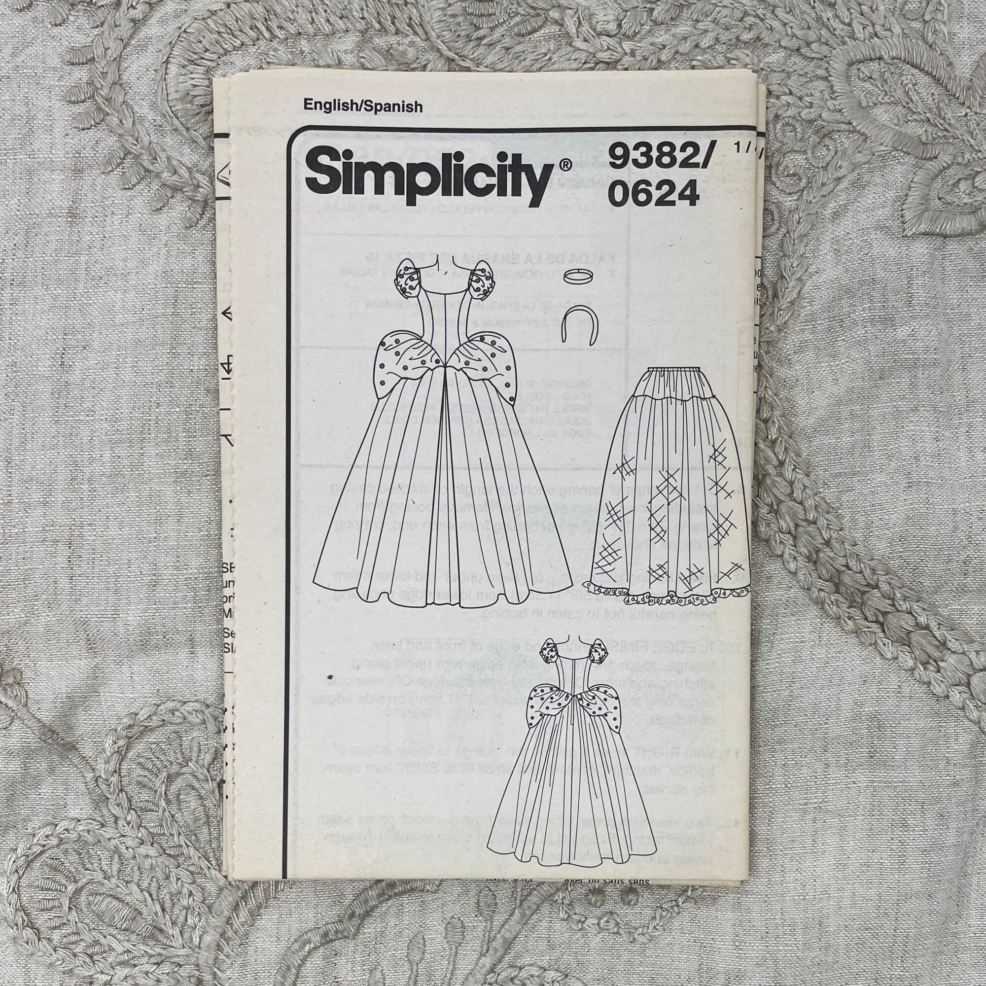 Simplicity 9382 - Adult Cinderella Costume Patterns - Size 8 Simplicity 9382 - Adult Cinderella Costume Patterns - Size 8