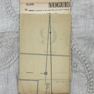 Vogue 9566 1950s Barrel Jacket Pattern With Shaped Collar Size 10 31 ...