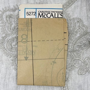 McCall's 5272 1970s Flower Applique Knit Boho Blouse Pattern Size Petite 30.5-31.5 Uncut FF image 2