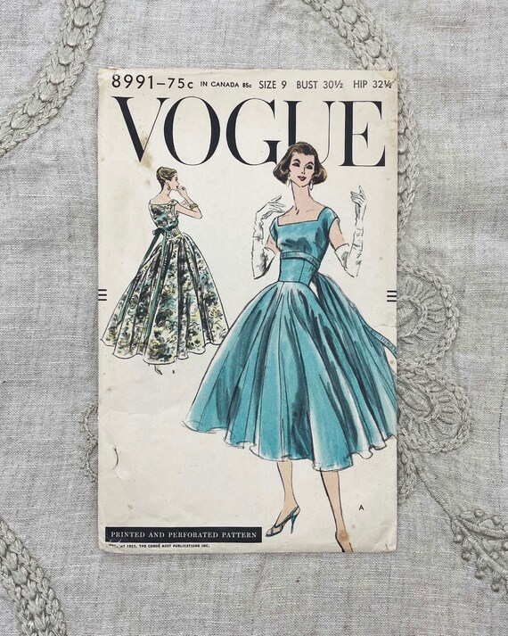 Vogue 8991 - 1950s Fit and Flare Dress Pattern With Circle