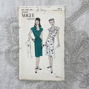 Vogue 3082 Rare 1940s Dress Pattern with Ruffled Neckline and Peplum Size 9 Jr. 29.5 Factory Fold image 2