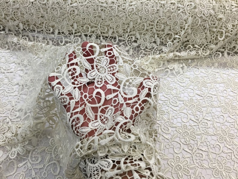 Ivory Paisley Flower Guipure,weddingbridalpromnightgown Fabric.50 Wide
