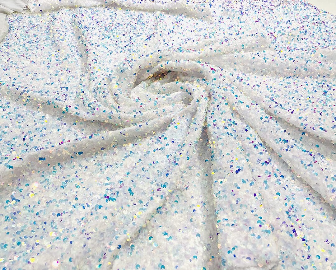 Shiny 5mm Sequin On A 2 Way Stretch Velvet (1 Yard, Gold)