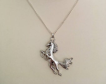 Kette Pferd, necklace horse, collier, Reiter, Reiten, riding