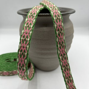Tablet-woven border, tablet-woven border, hand-woven, green pink, Middle Ages, reenactment, LARP, Viking