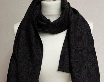 Soft and elegant women's scarf made of wool cloth | Fashionable accessory for style-conscious women