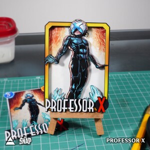 PROFESSOR X Marvel Snap - 3D Karte Individuell | 3D Marvel Snap Schattenbox - 100% handgefertigte Kunst | Personalisierte Karte für Marvel Geschenk/Sammlung/Fan