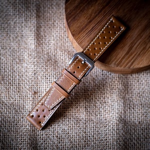 Camel brown vegetable tanned rally watch strap 20mm, 22mm, 24mm, 18mm. Hand dyed leather brown racing watch strap, leather watch band.