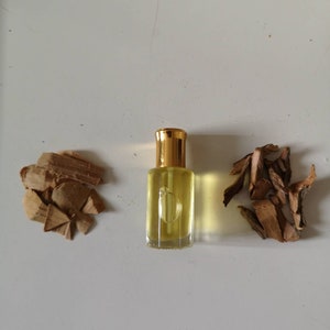 Wild Sri Lankan sandalwood oil