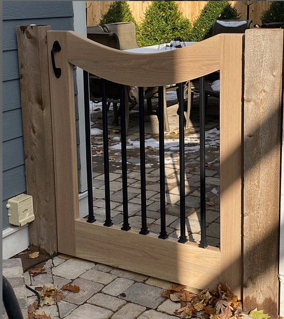 Barrière pour bébé et barrière pour chien pour escaliers intérieurs, portes  et couloirs. Finition laque satinée blanche. -  Canada