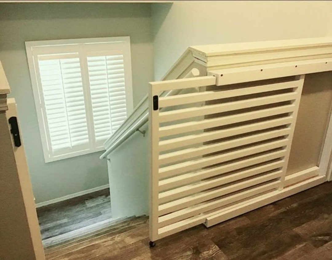 Sliding baby store gate stairs