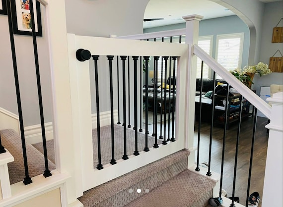 Barrière pour bébé et barrière pour chien pour escaliers intérieurs, portes  et couloirs. Finition laque satinée blanche. -  Canada