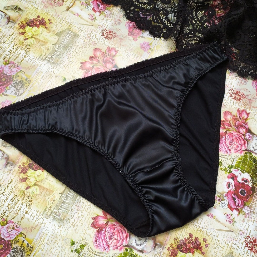 Zwart satijnen slipje, groene sexy lingerie, bruin bikini - Main Image