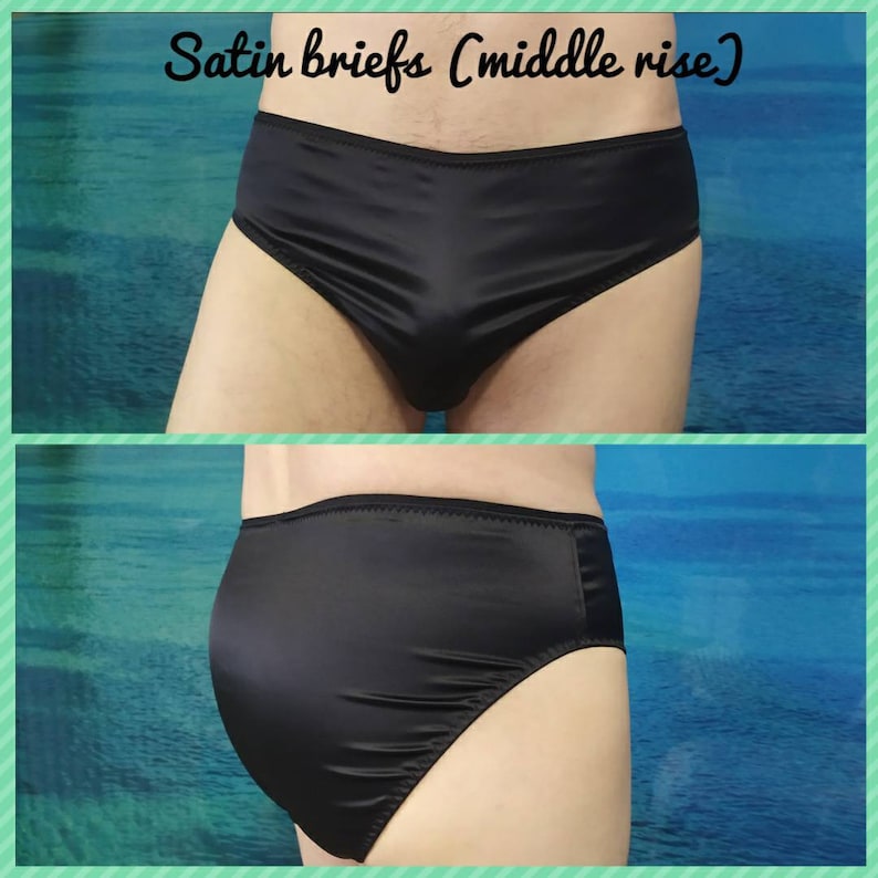 Puede incluir: Bragas de sat&eacute;n negro de talle medio. La imagen muestra dos vistas de la ropa interior, una frontal y otra lateral, sobre un fondo azul y verde. El texto "Satin briefs (middle rise)" est&aacute; en la parte superior.