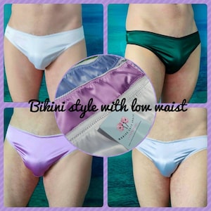Puede incluir: Un collage de ropa interior estilo bikini de sat&eacute;n en blanco, verde, azul claro y lavanda. El texto "Bikini style with low waist" est&aacute; superpuesto. Un primer plano muestra el delicado ribete de encaje y una etiqueta del producto.