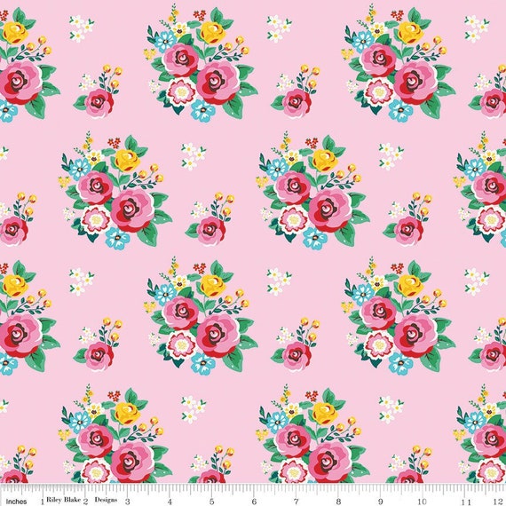 Large floral Bunches By Riley Blake 100/% Cotton Quilting Dress Bunting FQ Meter