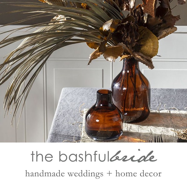 Brown glass bud vase collection, 2 sizes, small centerpiece, fall decor, fall wedding, elegant wedding, minimalist vase, brown vase decor