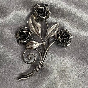 Vintage Sterling Silver Pin