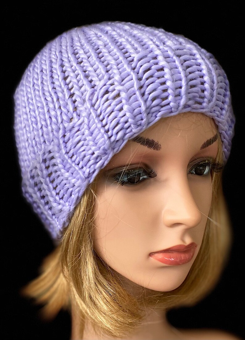 Unisex lavender beanie.