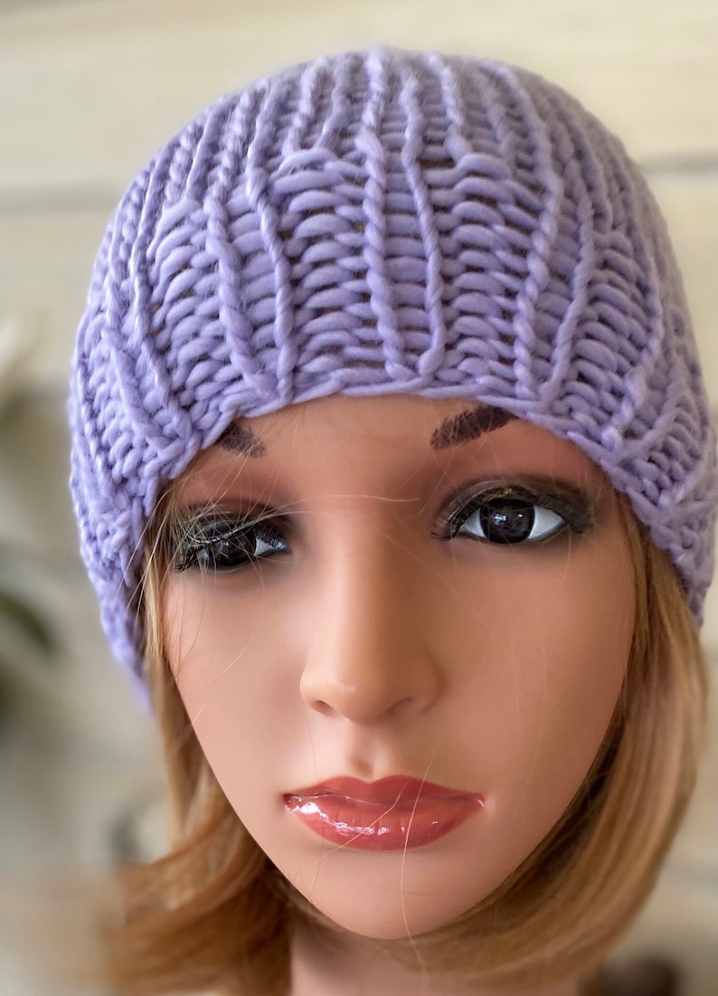 Unisex lavender beanie.