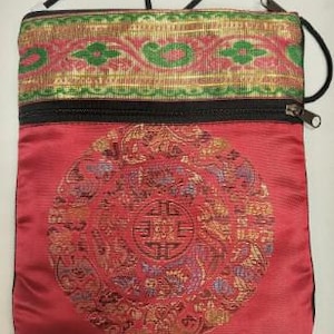 Hermoso bolso de mano de seda brocada, bolso de viaje, bolso lateral, bolso hippie, bolso de seda, bolso de mandala, hecho a mano en Nepal.